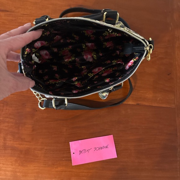 Betsey Johnson Pinch Satchel Xbody Olive Floral Gold Heart Charm - Picture 6 of 7